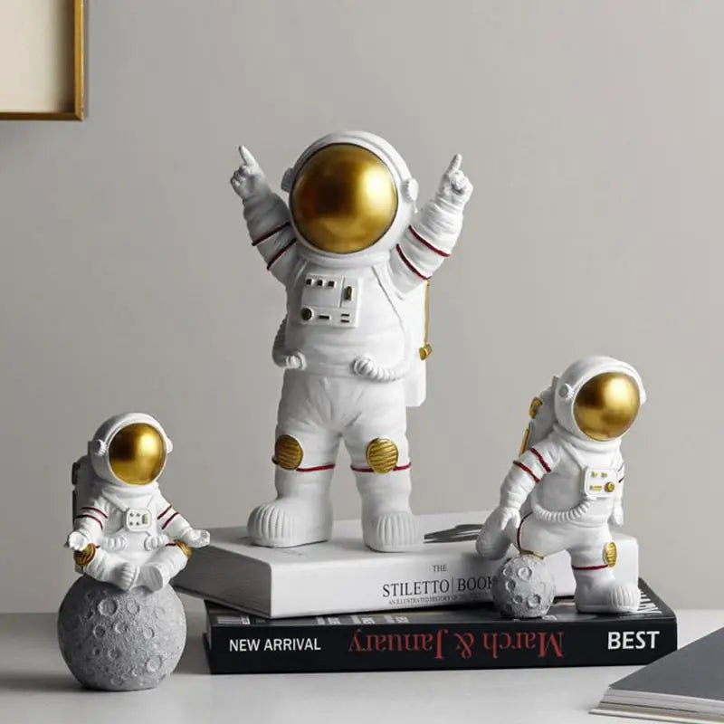 New Astronaut Statue Resin Spaceman Miniature Figurines For Bedroom Office Desk Decoration Accessories Gifts Figurine Astronaut