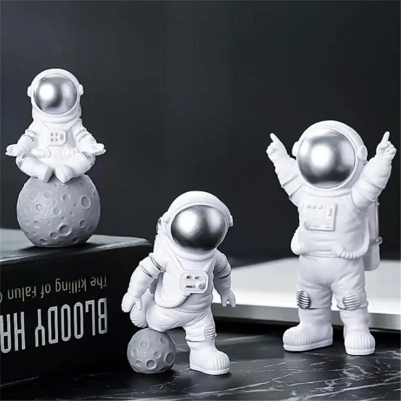 New Astronaut Statue Resin Spaceman Miniature Figurines For Bedroom Office Desk Decoration Accessories Gifts Figurine Astronaut