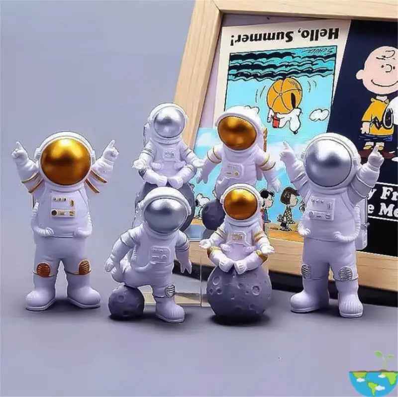 New Astronaut Statue Resin Spaceman Miniature Figurines For Bedroom Office Desk Decoration Accessories Gifts Figurine Astronaut