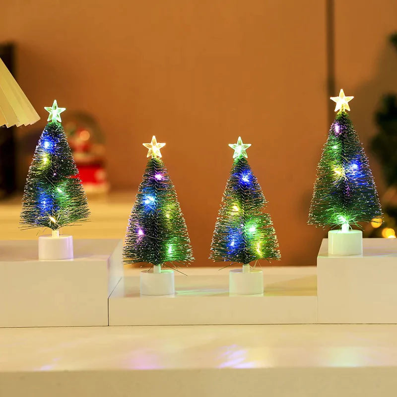 Kit com 3 Mini Pinheiros Decorativos em LED