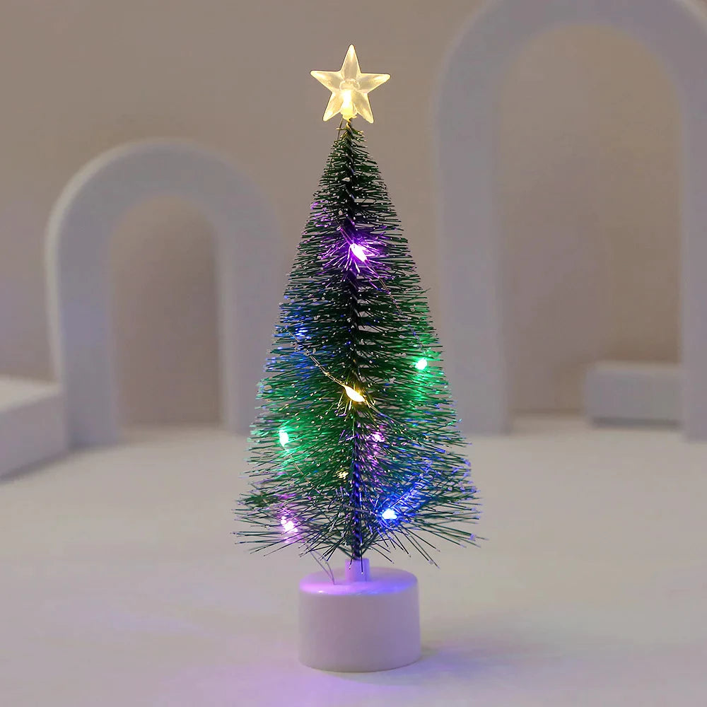 Kit com 3 Mini Pinheiros Decorativos em LED