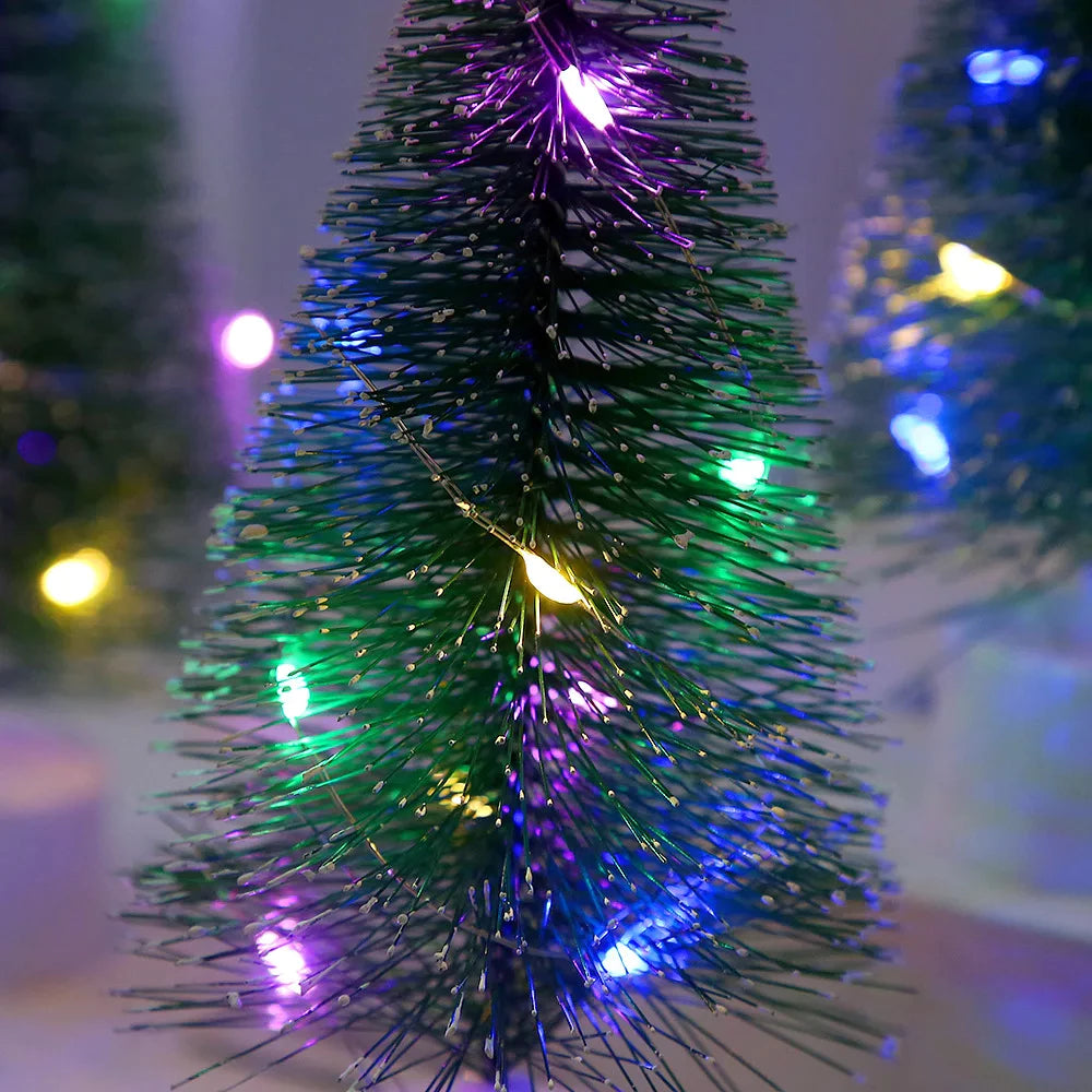 Kit com 3 Mini Pinheiros Decorativos em LED