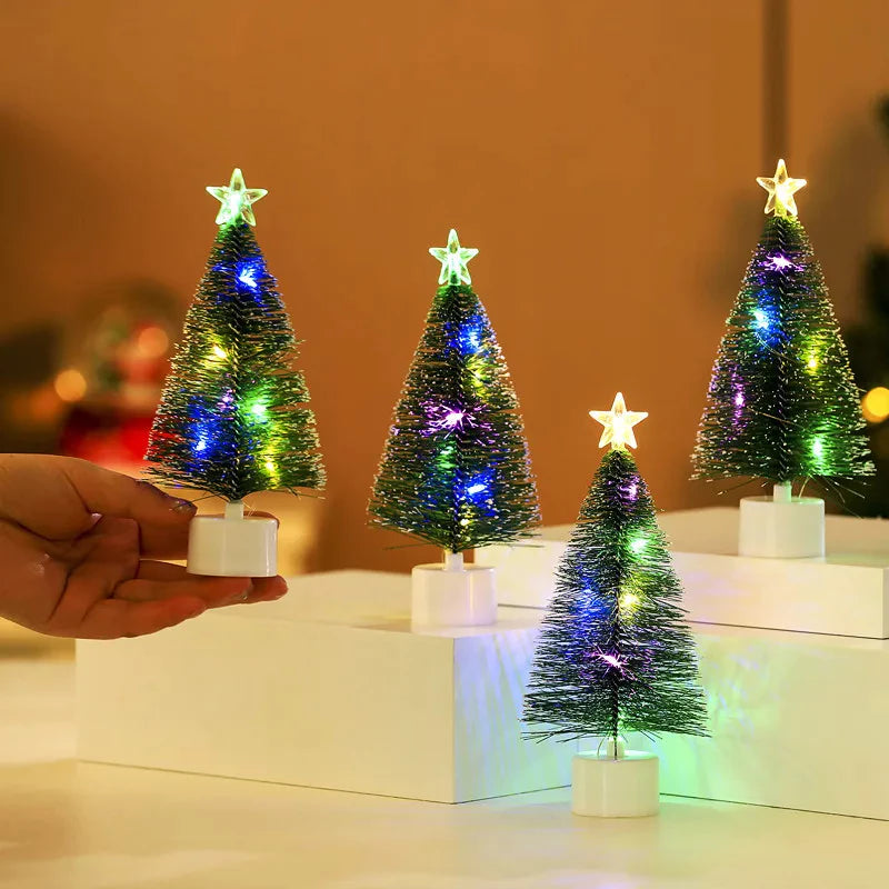 Kit com 3 Mini Pinheiros Decorativos em LED