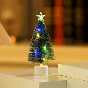 Kit com 3 Mini Pinheiros Decorativos em LED